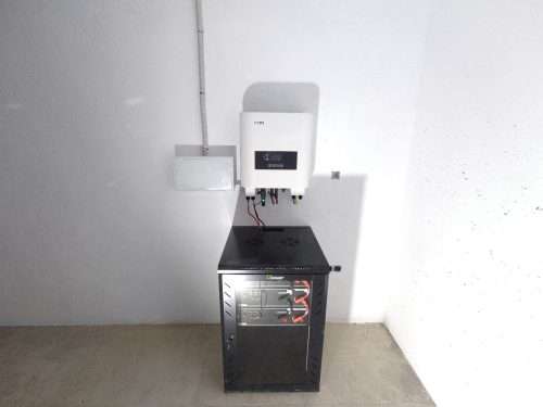 Baterías Pylontech US3000C conectadas a inversor SAJ H1-6K-S2