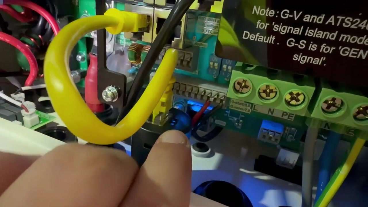 Puerto USB-C de la antena LoRa Deye para alimentación externa