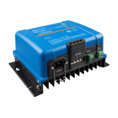 Cargador de Baterías Victron Smart IP43 12V 50A (3 salidas) 120/240V - CuencaSolar