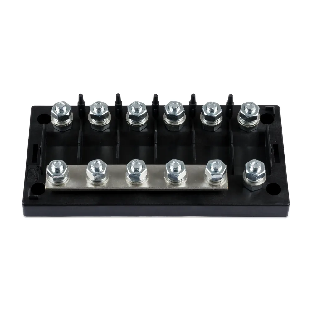 Fuseholder6-wayforMEGA-fusefront-angle