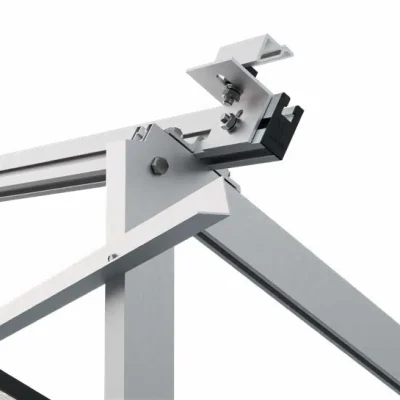 Kit de estructura Sunfer para 3 paneles solares en horizontal – triángulo abierto para cubierta plana, inclinada 15° - CuencaSolar