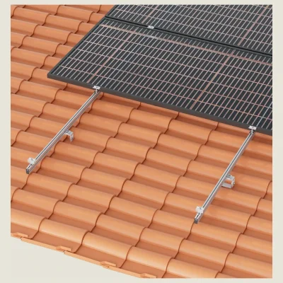 Kit de estructura Sunfer para 17 paneles solares en vertical – tejado de teja con salvatejas de doble regulación - CuencaSolar