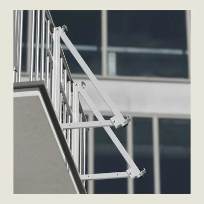 Kit de estructura Sunfer para 15 paneles solares en horizontal – balcón o barandilla con soportes independientes regulables a 3°, 15° o 30° - CuencaSolar