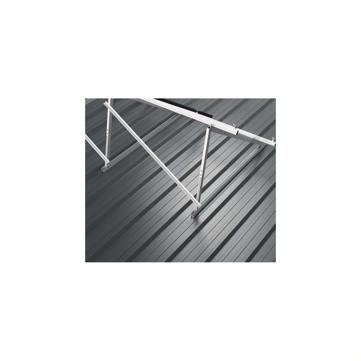 Kit de estructura Sunfer para 8 paneles solares en vertical – cubierta con triángulo cerrado regulable de 20° a 35° - CuencaSolar